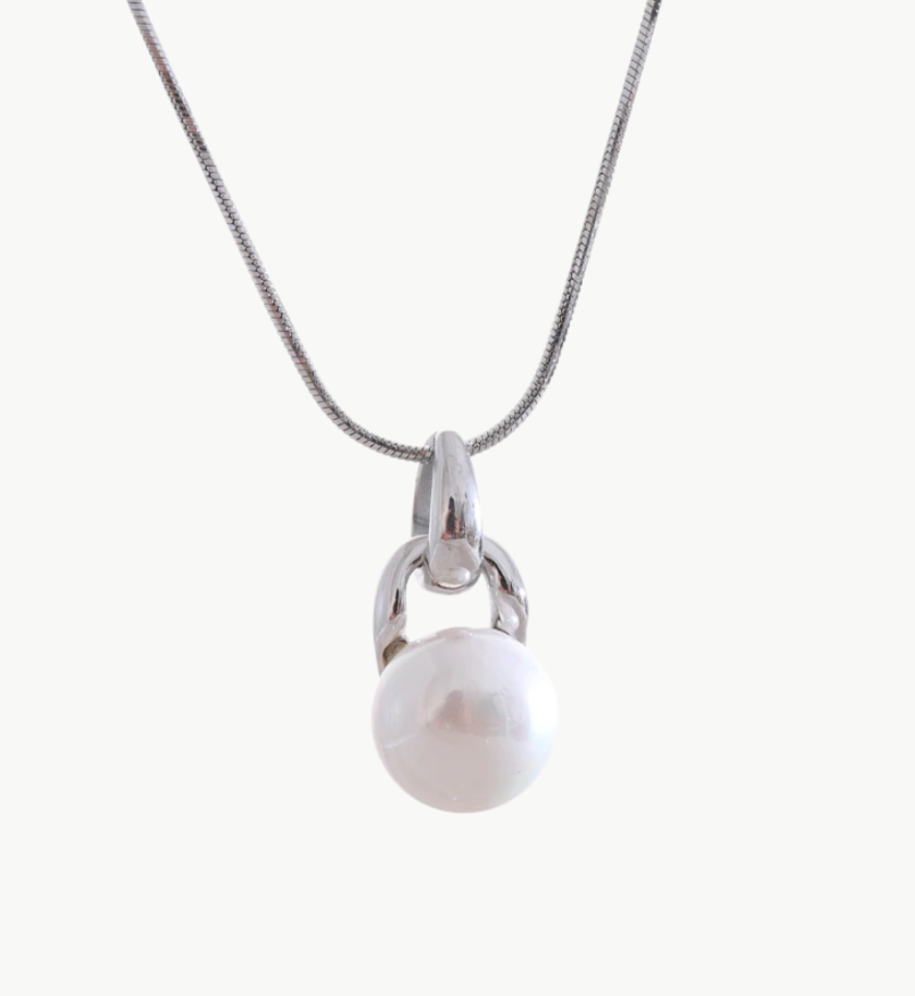 Blanche Necklace