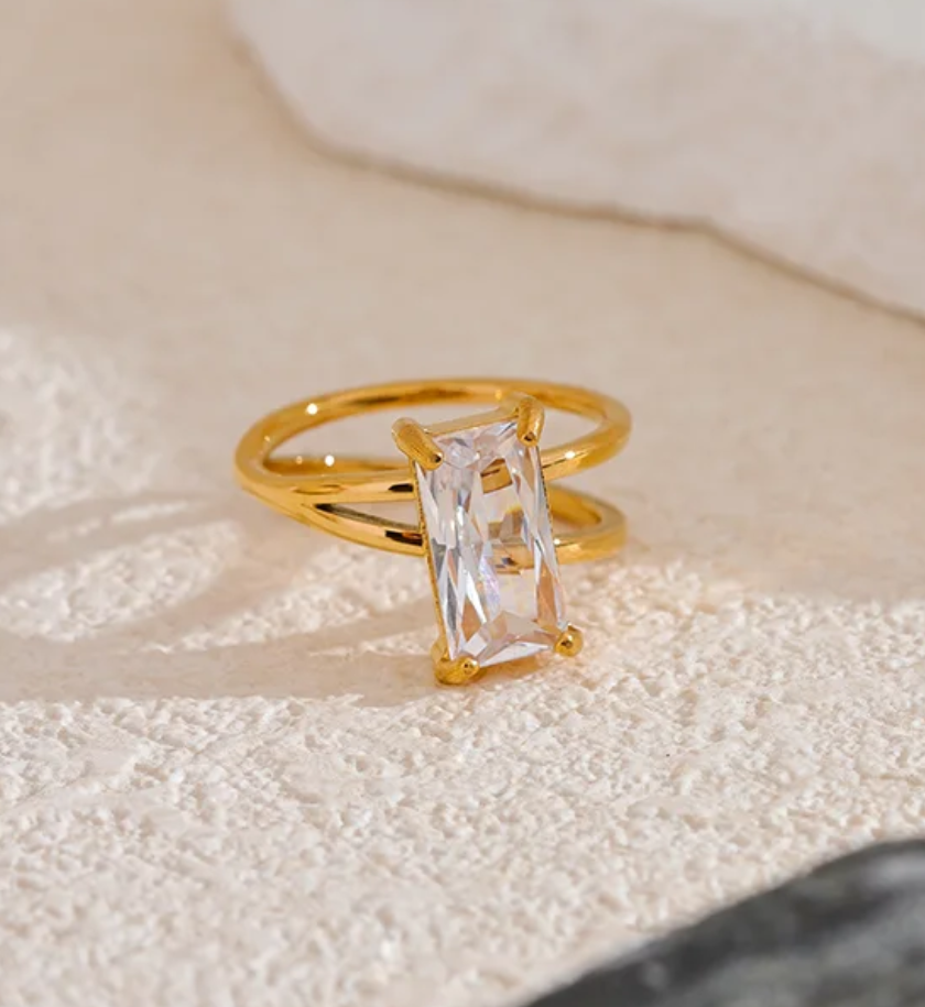 MAUD RING