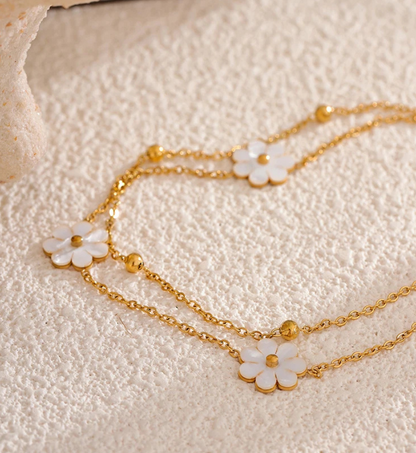 POSY NECKLACE