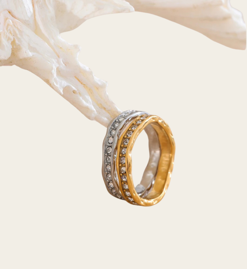 QUEENIE RING