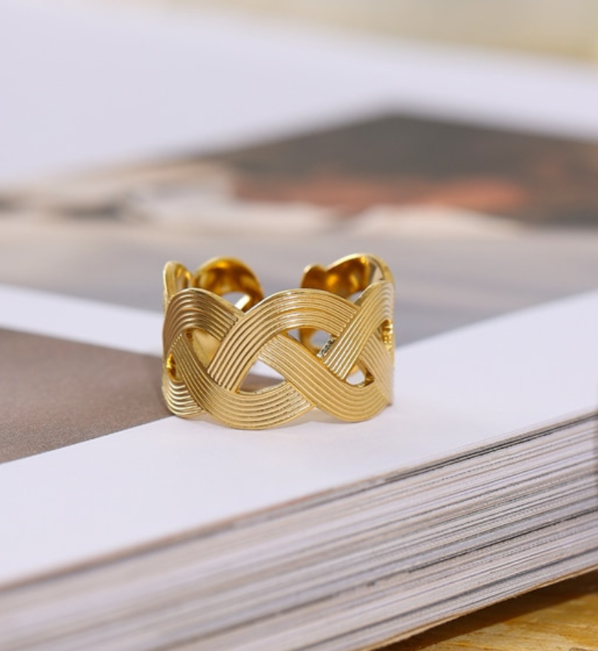 GOLDA RING