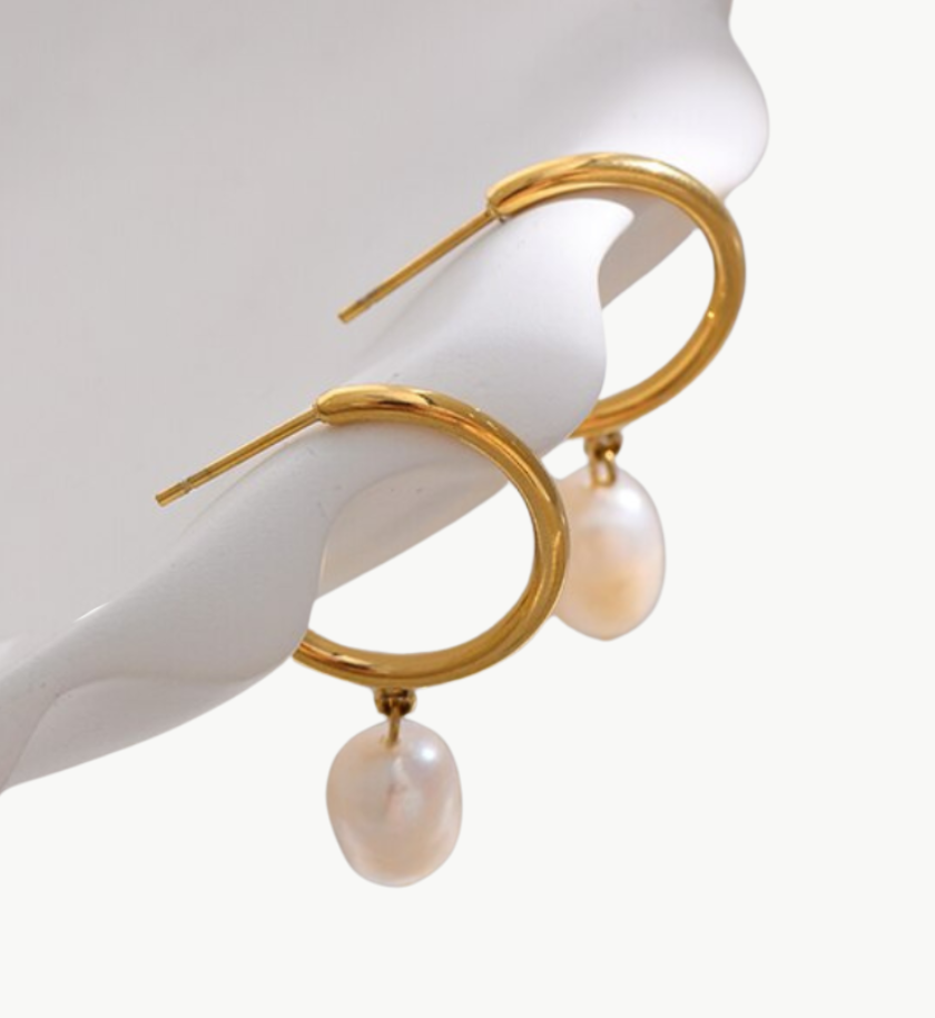 PEARL EARRING