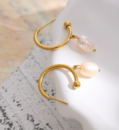 PEARL EARRING