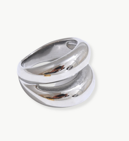Monique Ring